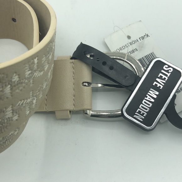 Steve Madden Women’s Belt Color: SAND Medium - Picture 3 of 7